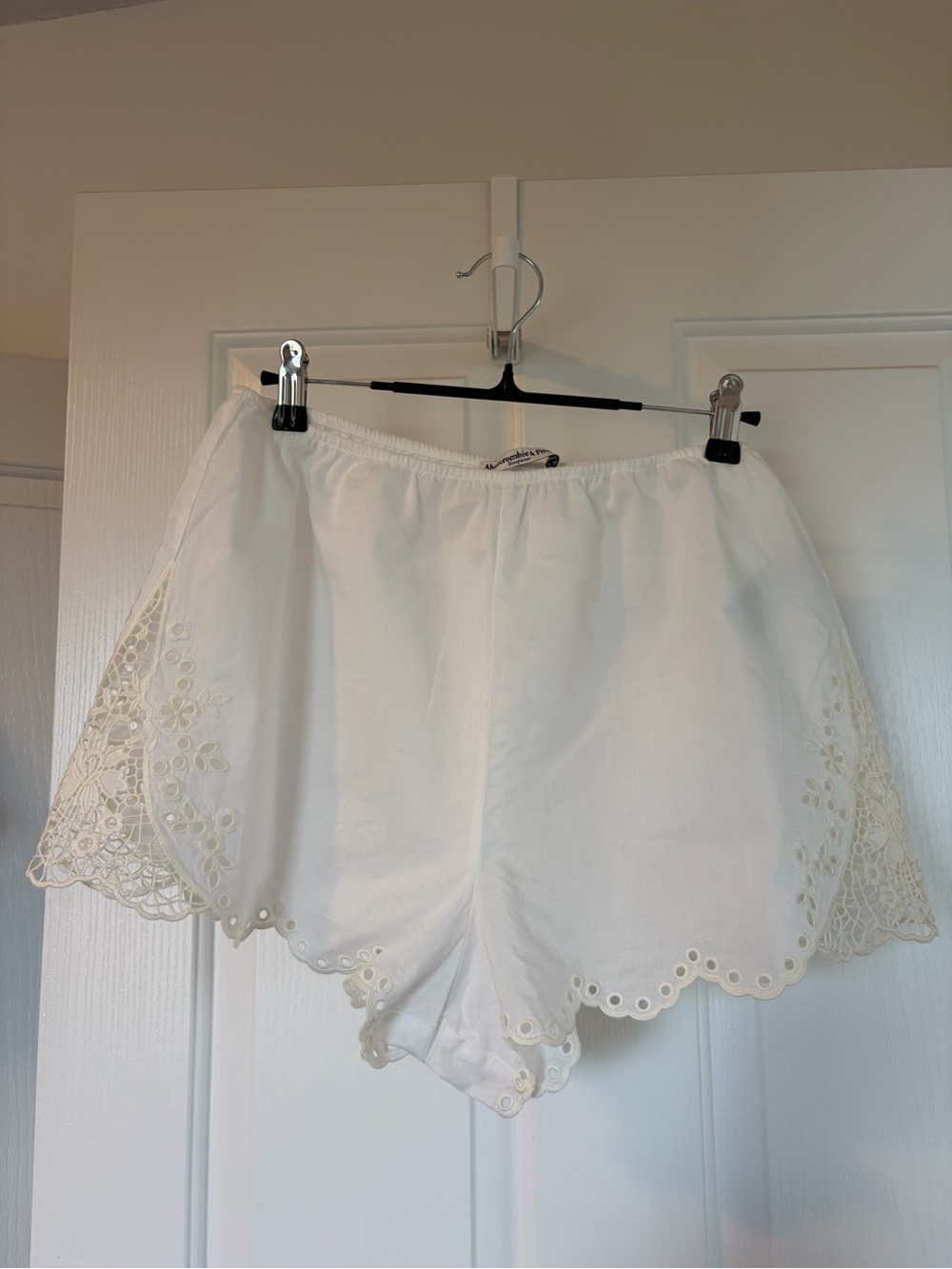 Embroidered Cutwork Sleep Set - Picture 6 of 8